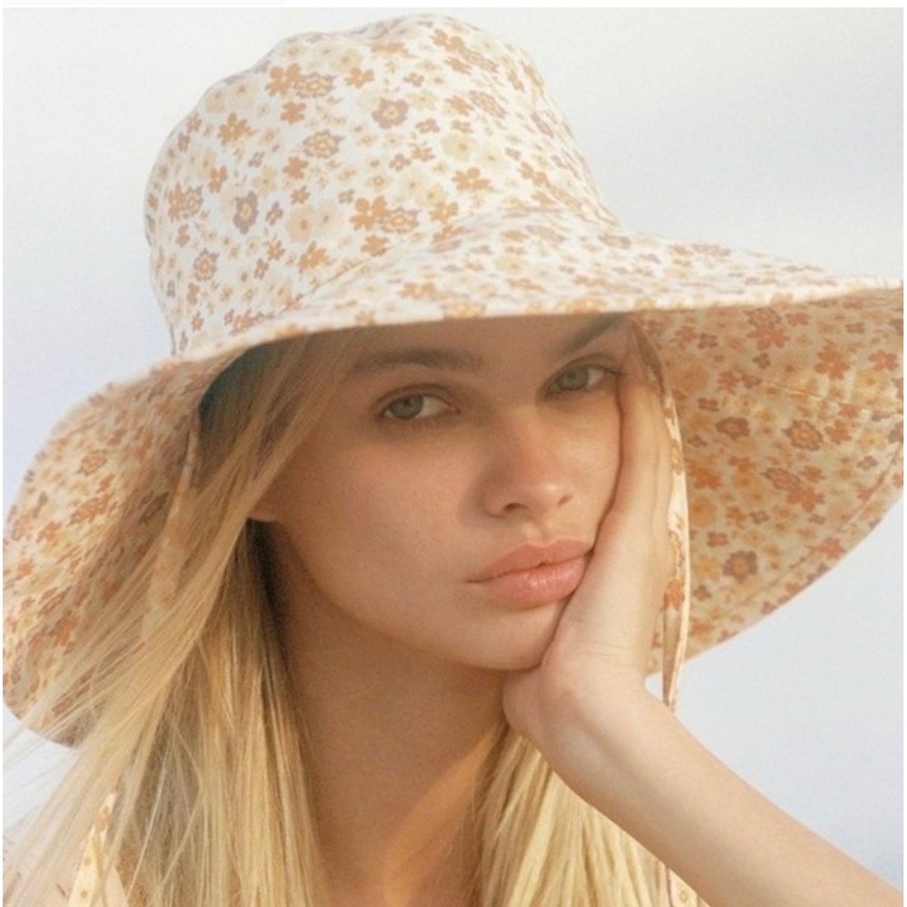 NWT Lack of Color Holiday Bucket Hat S/M Floral Wide Brim Sun Cotton boho